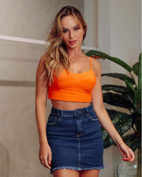 Mini-Saia Jeans Feminina com Barra Desfiada  21718 Escura