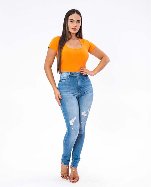 Calça Jeans Feminina Skinny Hot Pants com Botão Duplo No Cós 21537 Média Rasgada