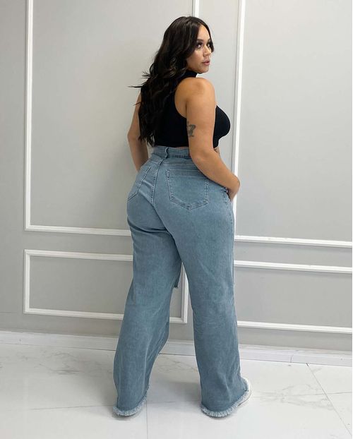 Calça Jeans Feminina Plus Wide Leg com Rasgos e Barra Desfiada 29016 Clara Rasgada