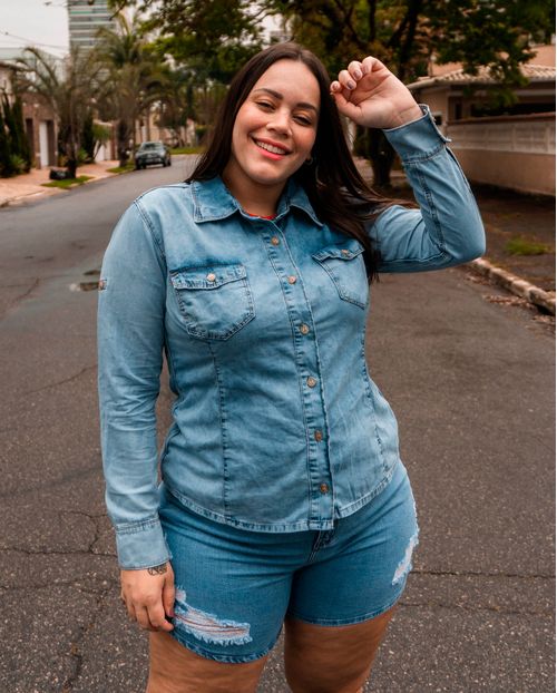 Camisa Jeans Feminina Plus Size com Lavagem Sky 15542 Unica