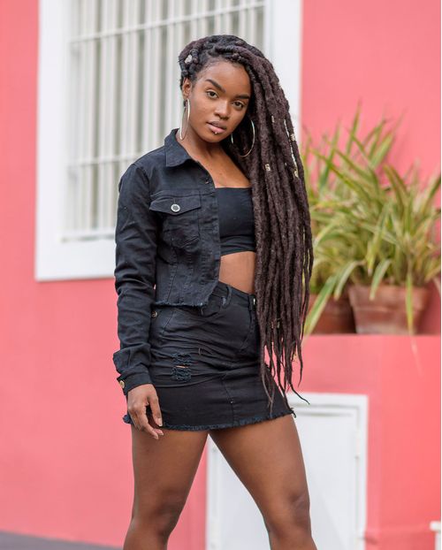 Mini Saia Jeans Feminina Preta com Fenda Pequena Lateral 19296 Unica
