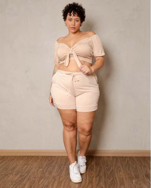 Conjunto Feminino Plus Moletinho Bege Blusa Cropped de Amarração e Shorts  90095b Unica