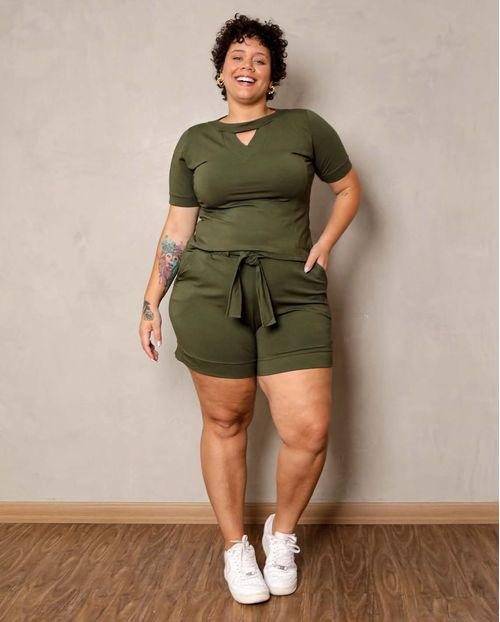 Conjunto Feminino Plus Moletinho Verde Blusa Decote em V e Shorts  90093v Unica