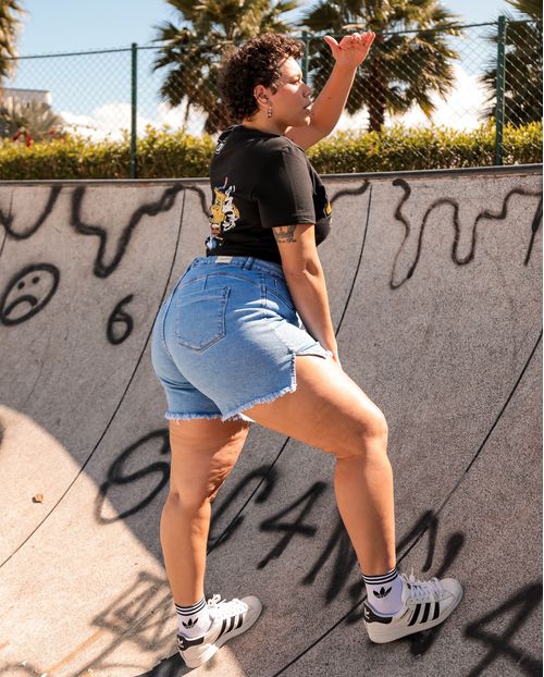 Shorts Plus Claro C/abertura Na Barra 21296 Unica