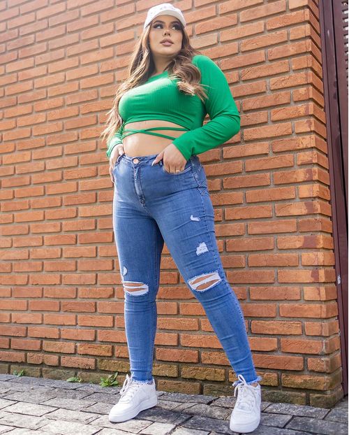 Calça Jeans Feminina Skinny Plus Size com Barra Desfiada 21579 Escura Rasgada
