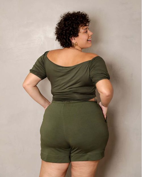 Conjunto Feminino Plus  Moletinho Consciência Blusa Cropped  Manga Princesa + Shorts , Coleção Moletinho -90095 Verde