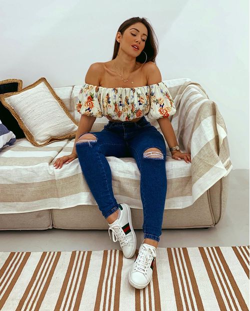 Calça Jeans Feminina Mom com Elastano e Rasgo No Joelho   00209er Unica
