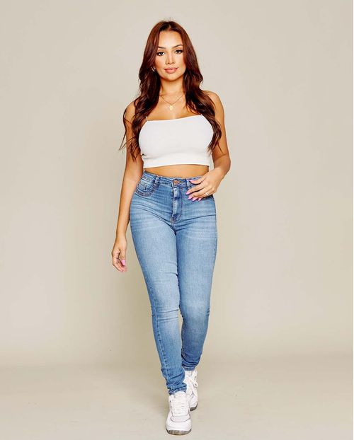 Calça Jeans Feminina Skinny Hot Pants Básica com Lavagem em Bigodes  21820 Média