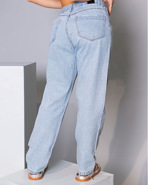 Calça Jeans Feminina Mom com Aplicação em Strass e Cós Transpassado - Shine 21964 Clara