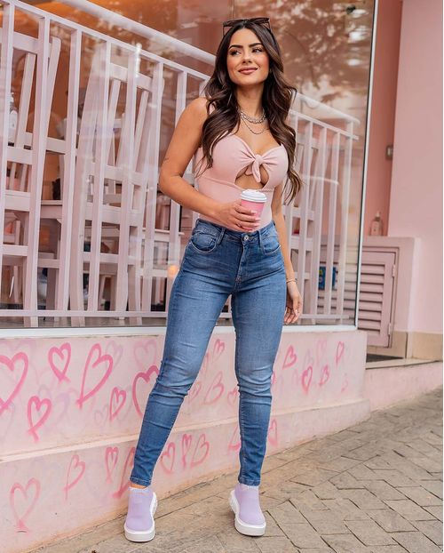 CALÇA JEANS FEMININA SKINNY INTERMEDIARIA COM NERVURAS E BOLSO TRASEIRO EMBUTIDO 21981 MÉDIA