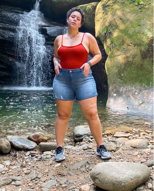 Shorts Jeans Feminino Plus Size com Puídos  21186 Clara