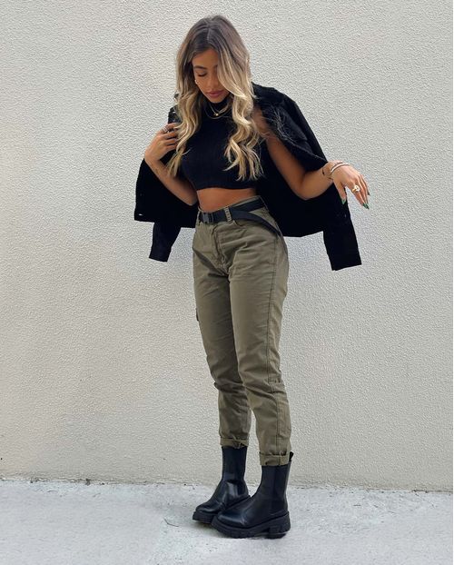 Calça Feminina Mom Cargo com Cinto Preto  21482 Verde Militar