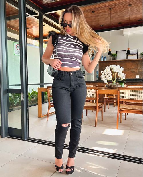 Calça Feminina Skinny Preta  Intermediaria  Extreme Power com Barra Desfiada  21032 Preto