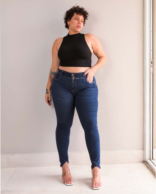 Calça Jeans Feminina Plus Skinny com Abertura Frontal Na Barra   21338 Escura