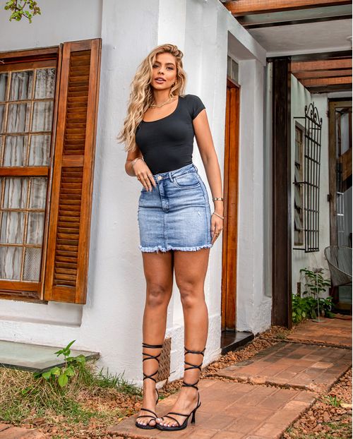 Mini Saia Jeans Feminina Básica com Barra Desfiada 21620 Média