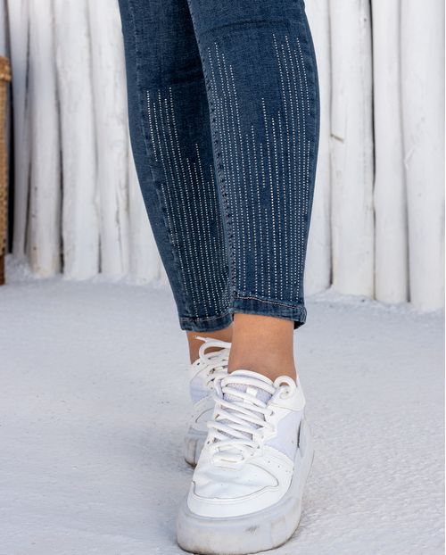 Calça Jeans Feminina Intermediaria com Strass Na Barra   22103 Escura