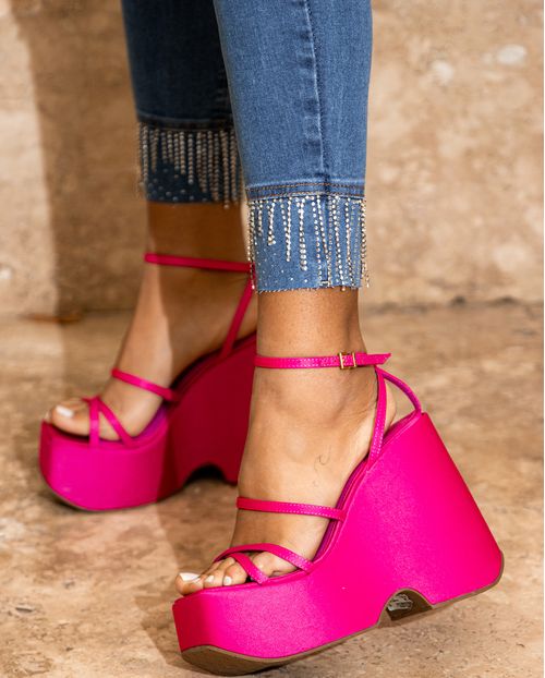 Calça Jeans Femnina Intermediaria com Strass Na Barra  22136 Média