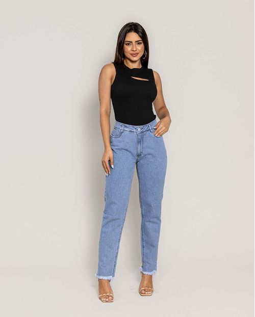 Calça Jeans Feminina Mom com Botões Revestido Na Vista e Barra Desmanchada  22056 Média