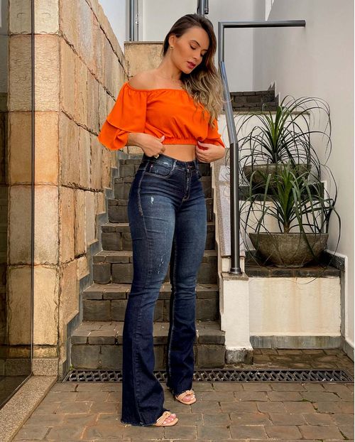 Calça Jeans Feminina Flare Escura com Puídos e Barra Desfiada 21364 Escura