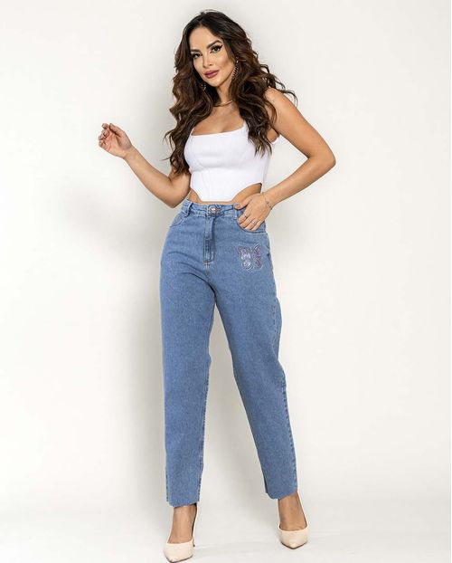 Calça Jeans Feminina Mom com Bordado de Borboleta e Barra a Fio   22068 Média