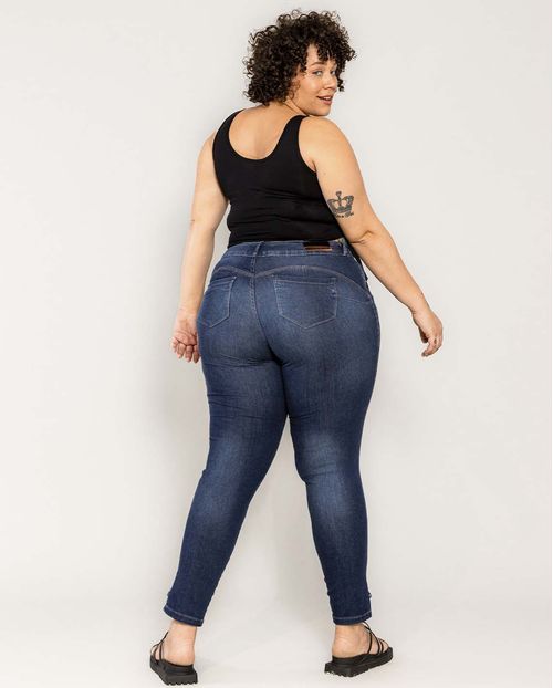 Calça Jeans Feminina Skinny Plus Size Cós Largo e Detalhe Na Barra  22312 Escura