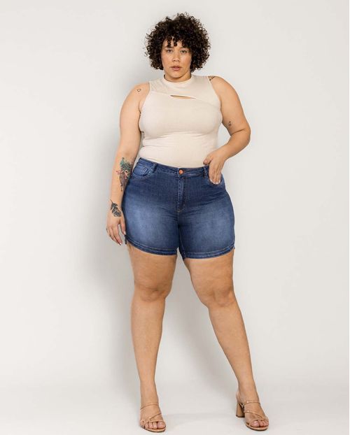 Shorts Jeans Feminino Plus com Barra Irregular  22406 Escura