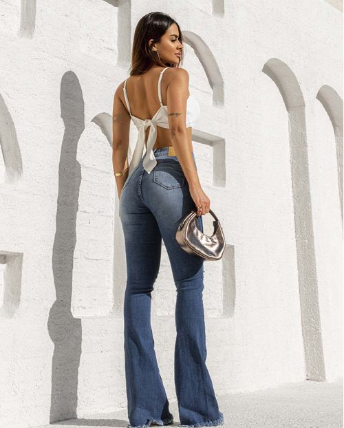 Calça Jeans Feminina Flare com Barra Desfiada  22377 Escura
