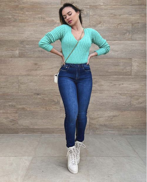 Calça Jeans Feminina Intermediaria com Cós Transpassado 21954
 Escura