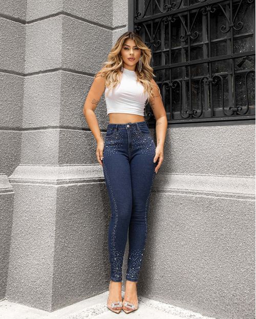 Calça Jeans Feminina Mom com Aplicação Frontal e  22658 Escura