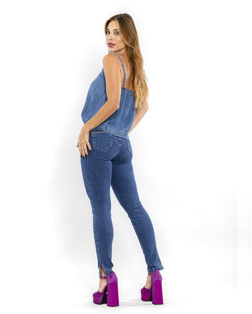 Calça Jeans Feminina Intermediaria com Detalhe Na Boca Dos Bolsos e Abertura Lateral Na Barra   22540 Escura