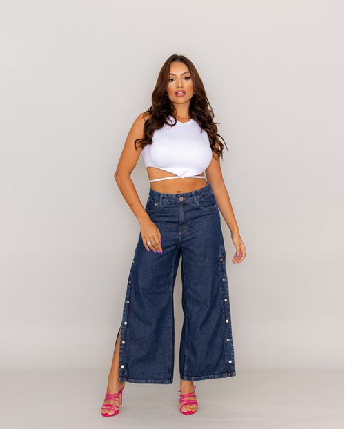 Calça Jeans Feminina Cropped Flare com Botões Na Barra Escura 21019 Escura