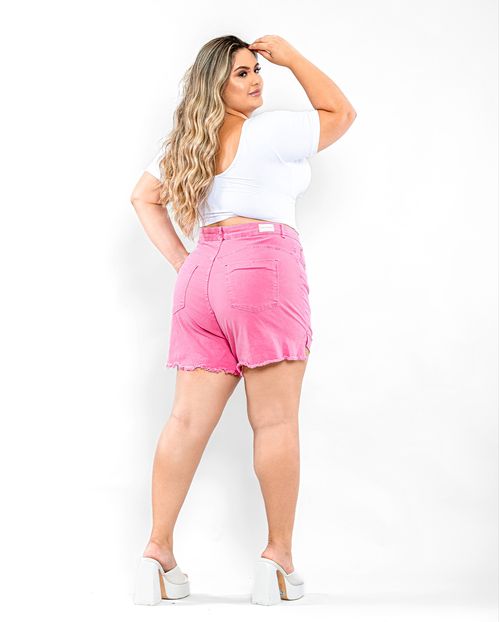 Shorts Feminino Plus Rosa com Barra Assimétrica Desfiada   21464 Rosa