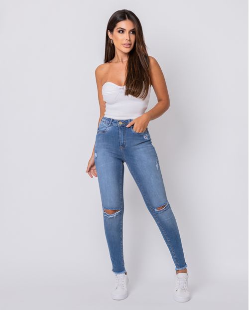 Calça Jeans Femnina Intermediaria com Abertura Lateral Na Barra Desfiada  21022 Média