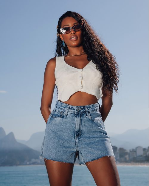 Shorts Jeans Mom Feminino Cintura Alta Barra No Fio 23127 Clara