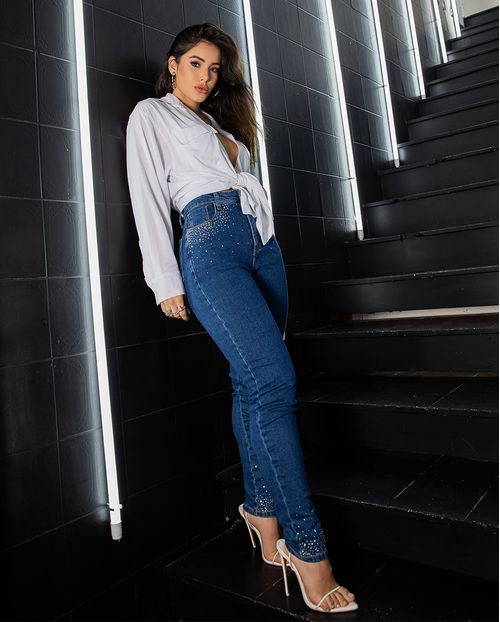 Calça Jeans Mom Feminina Cintura Alta com Aplicação 23346 Escura