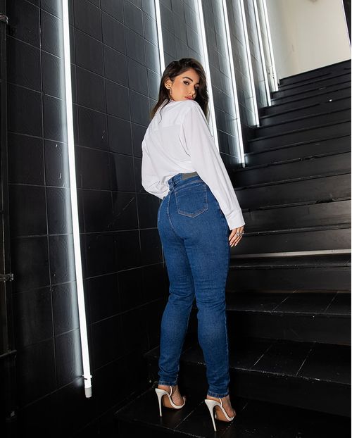 Calça Jeans Mom Feminina Cintura Alta com Aplicação 23346 Escura
