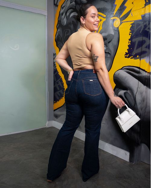 Calça Jeans Flare Feminina Plus Size Cintura Alta Básica 23260 Escura