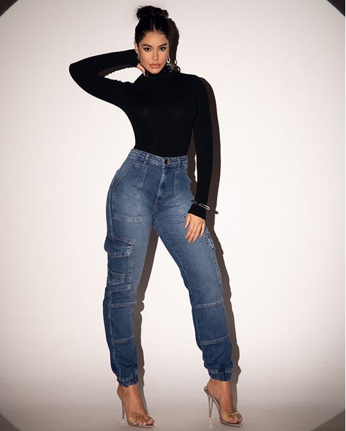 Calça Jeans Jogger Cargo Feminina Cintura Média Detalhes Bolsos 23682 Médio/escuro