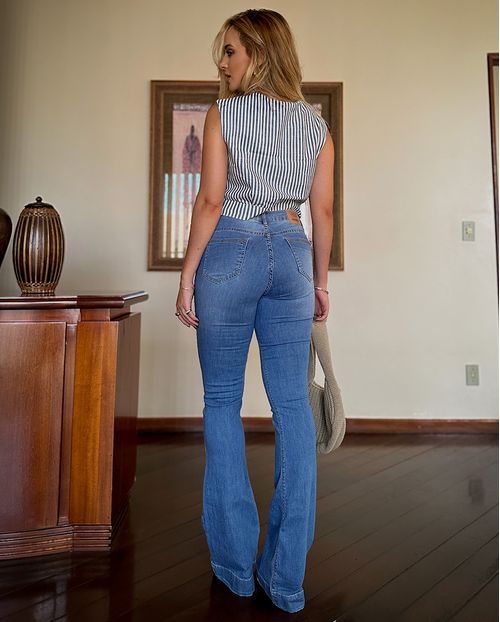 Calça Jeans Flare Feminina Cintura Média Barra Larga 23678 Média