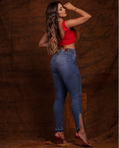 Calça Jeans Skinny Feminina Cintura Média com Fenda Na Lateral da Barra 23809 Escura