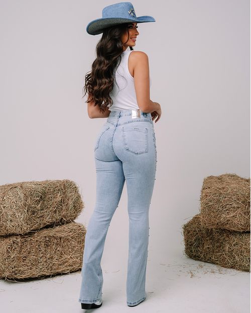 Calça Jeans Flare Feminina Cintura Média Bordado e Aplicação Rainha do Rodeio 23703 Clara