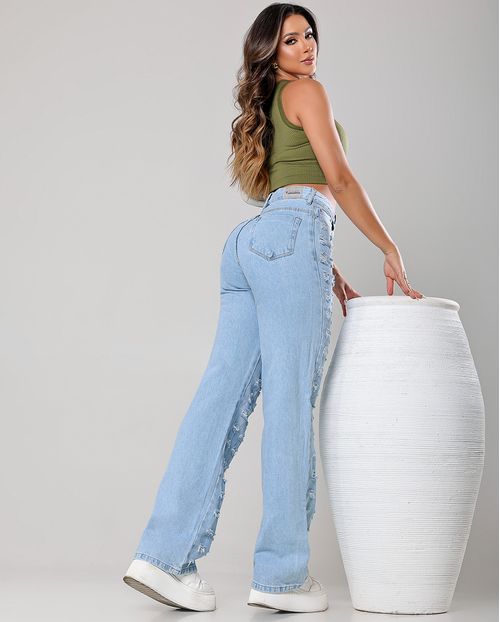 Calça Jeans Feminina Wide Leg com Rasgos em Toda Parte Frontal da Perna  22590 Clara