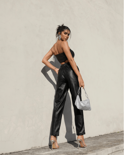 Calça Material Sintético Mom Feminina Cintura Alta Elástico No Cós 90458 Preto