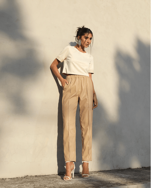 Calça Material Sintético Mom Feminina Cintura Alta Elástico No Cós 90458 Bege