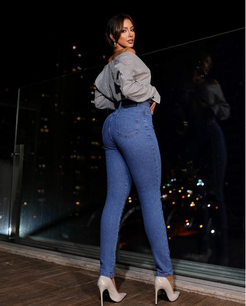 Calça Jeans Mom Feminina com Elastano e Cinto Revestido 00217 Média