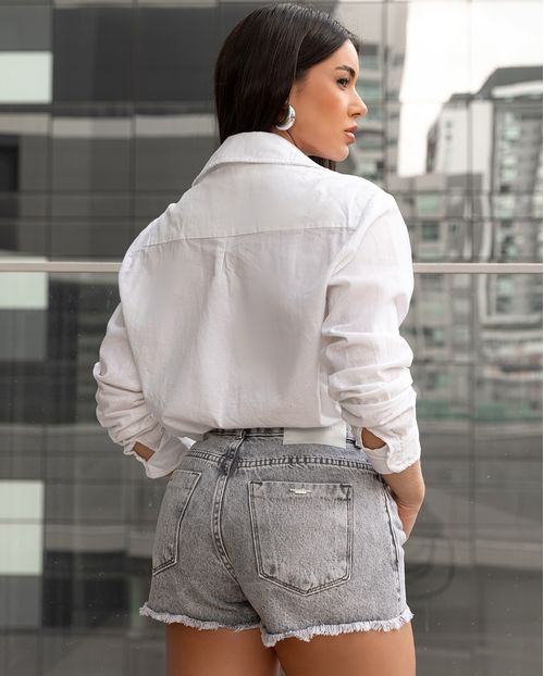 Shorts Jeans Feminino Boy Rasgado com Barra Desfiada 00233 Cinza