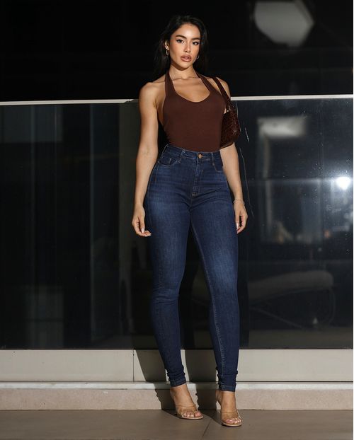Calça Jeans Feminina Hot com Pence Na Frente Cintura Alta 24589 Escura