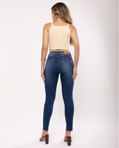 Calça Jeans Feminina Intermediaria com Barra a Fio  22036
 Escura