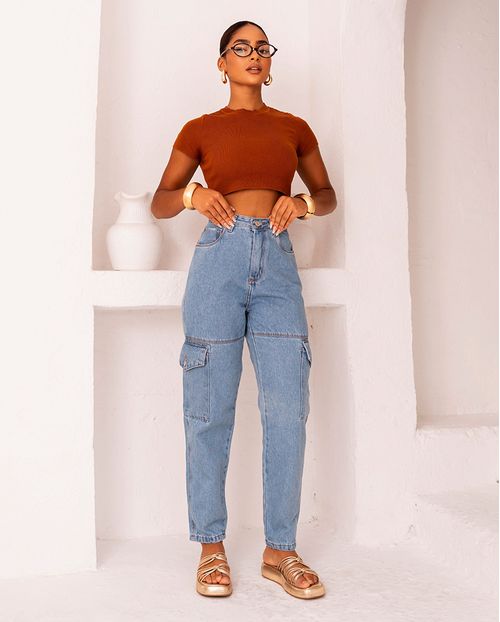 Calça Jeans Mom Cargo Feminina Cintura Alta Recorte Na Perna 22766 Média
